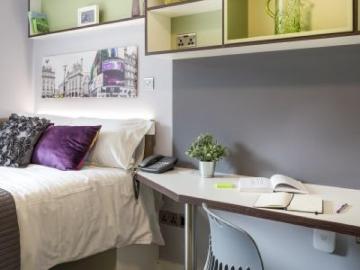 Cosy studio close to Burley Park Has an Apartment