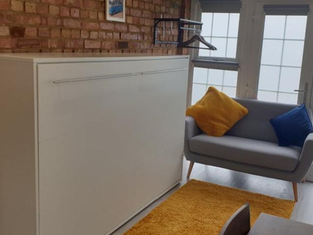 Cosy Self Contained Tiny Studio Flat in Southwick