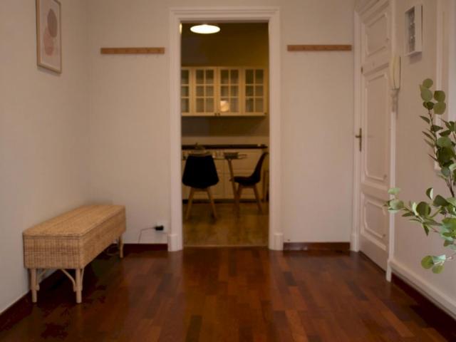 Cosy single bedroom close to Diagonal metro station