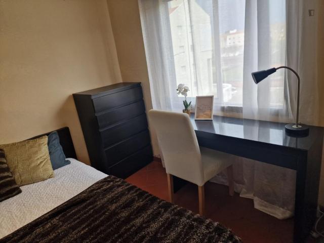 Cosy single bedroom in a 3 bedroom flat, near Universidade de Aveiro