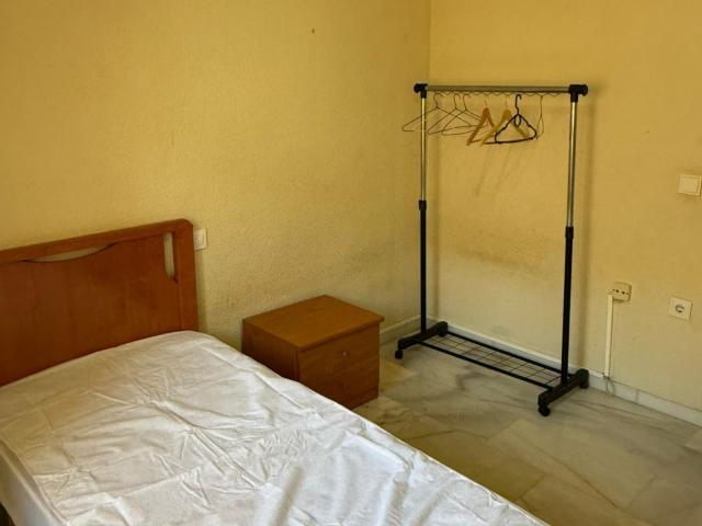 Cosy single bedroom in Ciudad Jardin