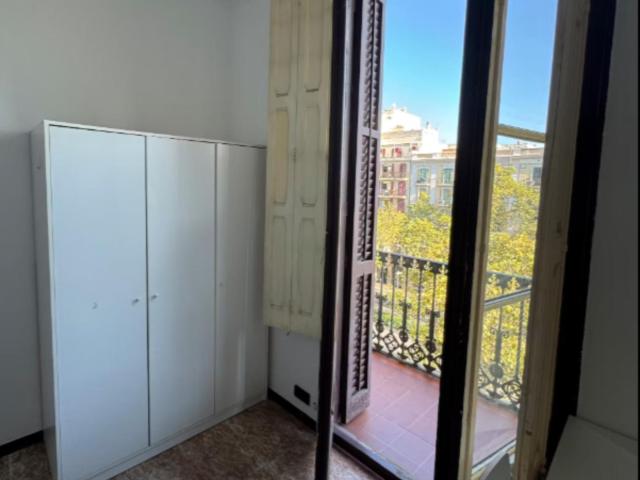 Cosy single bedroom in Dreta de l'Eixample