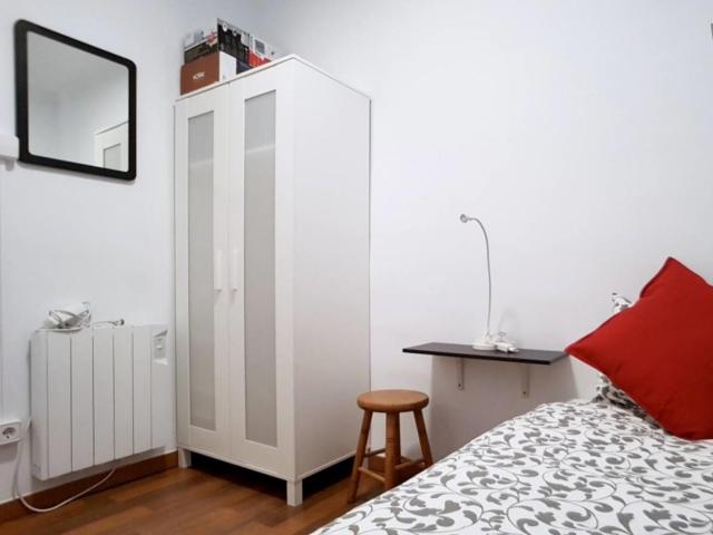 Cosy single bedroom in L'Hospitalet de Llobregat