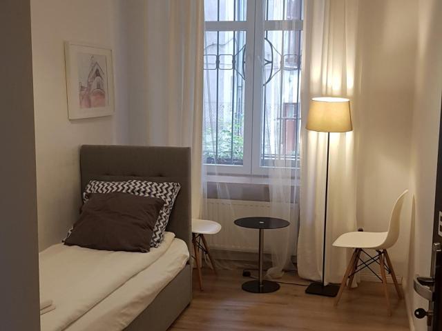 Cosy single bedroom in Stradom