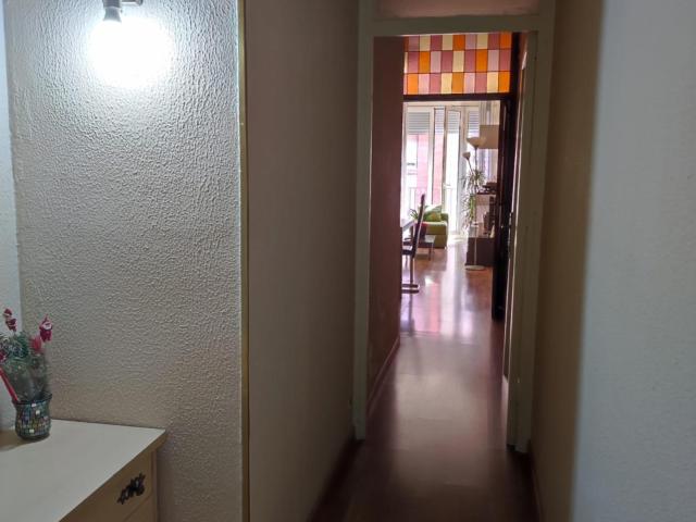 Cosy single bedroom in Sants