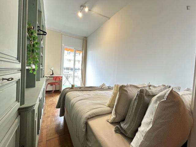 Cosy single bedroom in shared flat in Sarrià Sant Gervasi