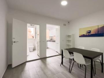 Cosy single bedroom in shared flat in the well connected Sants Montjuïc area