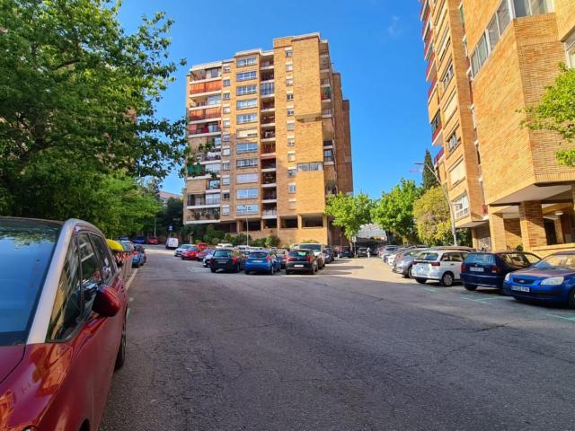 Cosy single bedroom in the Sant Genís dels Agudells area