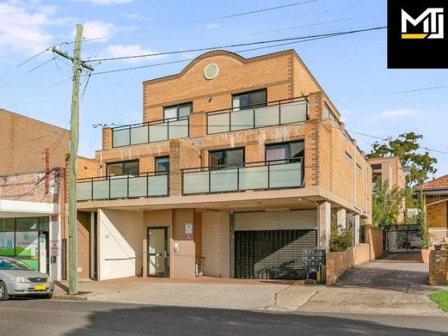 COSY TWO BEDROOM APARTMENT IN SECURITY BLOCK