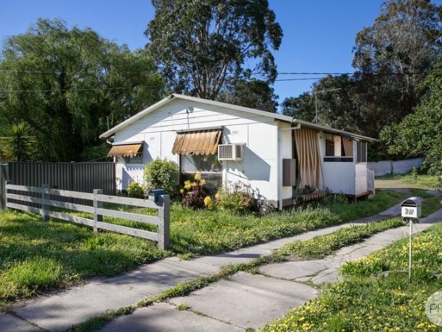 COSY TWO BEDROOM HOME IN IN GOLDEN POINT