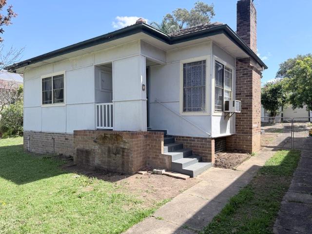 Cosy Three Bedroom Home in a Quiet Location