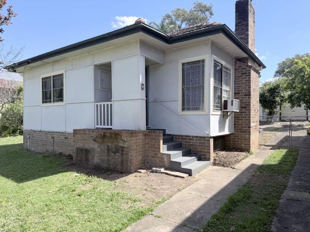 Cosy Three Bedroom Home in a Quiet Location