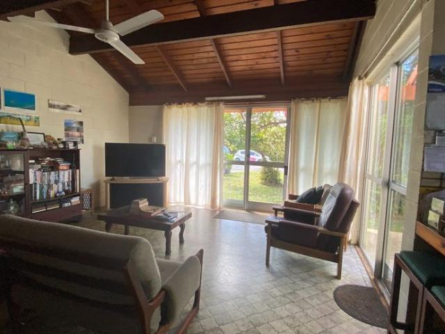Cosy Townhouse Across from the Beach
