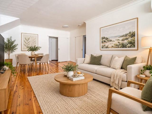 COSY TOWNHOUSE AWAITS YOU!