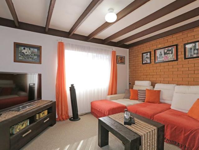 COSY UNIT CLOSE TO TOWN!