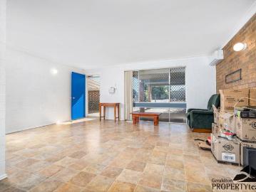 COSY UNIT BREAK LEASE