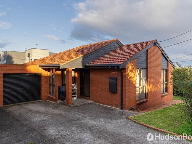 Cosy Unit in Great Location