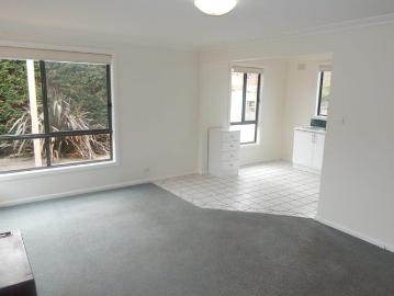 Cosy Unit in Perfect Location!