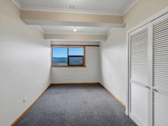 Cosy Unit with Amazing Views