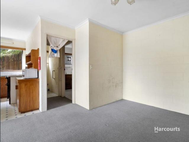 Cosy Unit With Amazing Views!