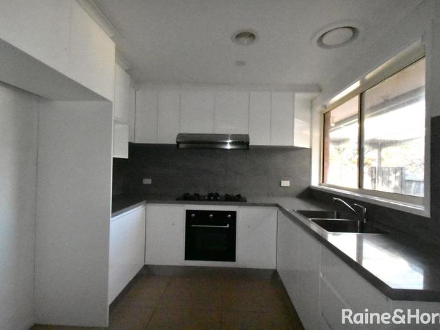 Cosy 2 Bedroom Unit in Great Location!