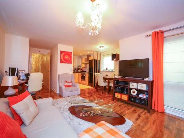 Cosy 2 bedroom apartment to rent in Feltham, London