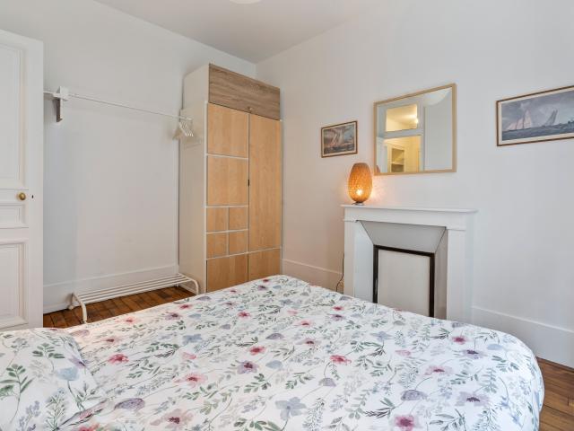 Cosy 2 bedroom Eiffel Tower doorstep