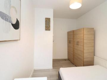Cosy 2 bedroom flat near Leyton Midland Road Overground Has an Apartment