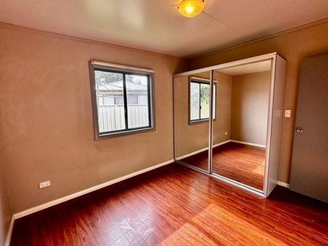 Cosy 2 Bedroom Granny flat with spacious rear yard