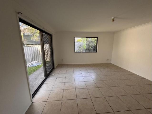 COSY 2 BR DUPLEX