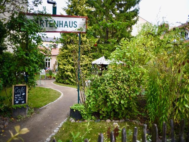 Cosy 2 room apartment with balcony in Zehlendorf with good connection, Berlin Amsterdam Apartments for Rent