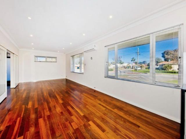 Cosy 3x1 Home in Prime Location!