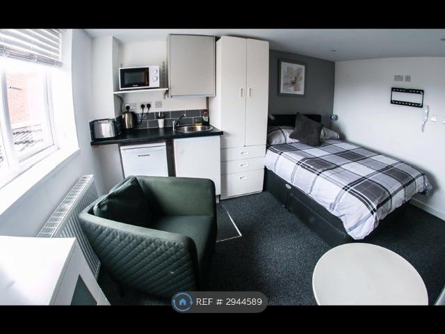 Coseley, West Midlands WV14, Studio to rent, £675 pcm | PrimeLocation