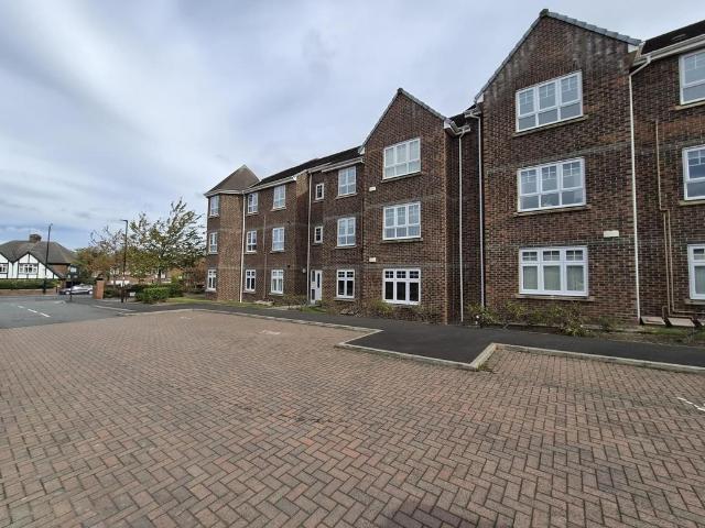 Cosgrove Court, Longbenton, NE7 2 bed flat to rent £850 pcm £196 pw