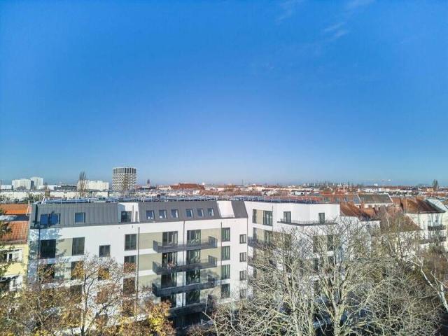 Cosmo Berlin große 4 Zimmer mit Terrasse zum ruhigen Innenhof