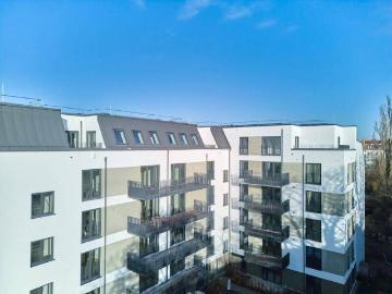 Cosmo Berlin Lichtdurchfluteter Erstbezug in idyllischer Kiezlage und mit bester Ausstattung