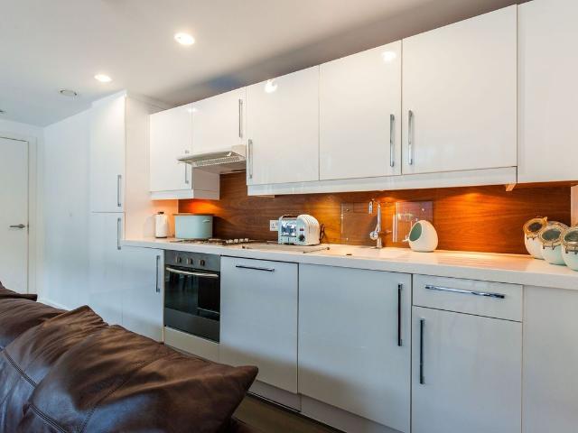 Cosmopolitan House, Christina Street, Shoreditch, London EC2A, 2 bed flat to rent, £3,950 pcm | PrimeLocation