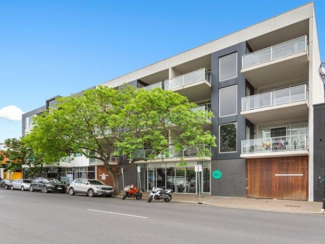 Cosmopolitan inner city living unfurnished