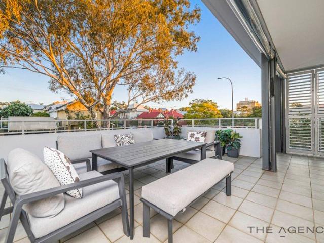 COSMOPOLITAN LIVING with HUGE 63sqm TERRACE