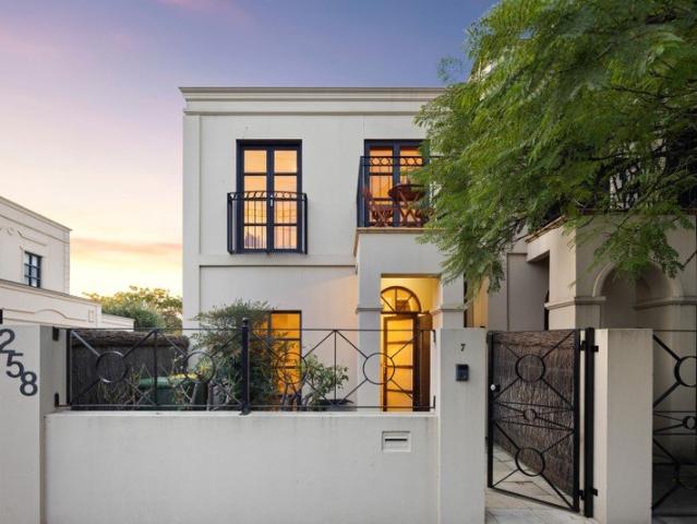 Cosmopolitan Living Without Compromise