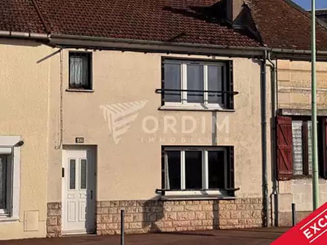 Cosne Cours sur Loire 58200 Achat / Vente maison 3 pièces t3 au dernier étage terrasse