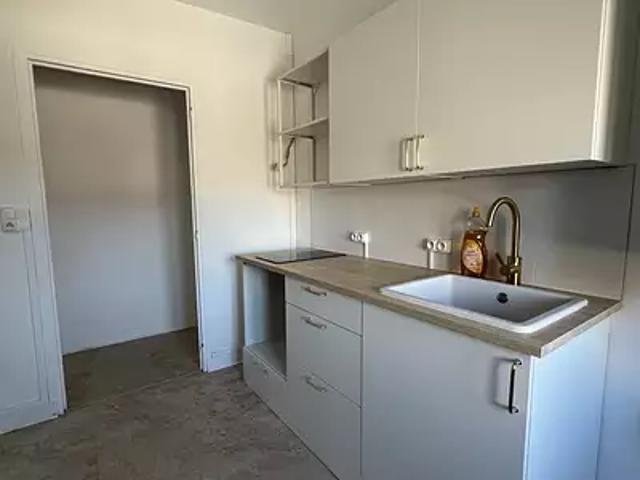 Cosne Cours sur Loire 58200 Location appartement 2 pièces t2 au dernier étage