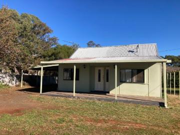 Cottage on 1 Acre