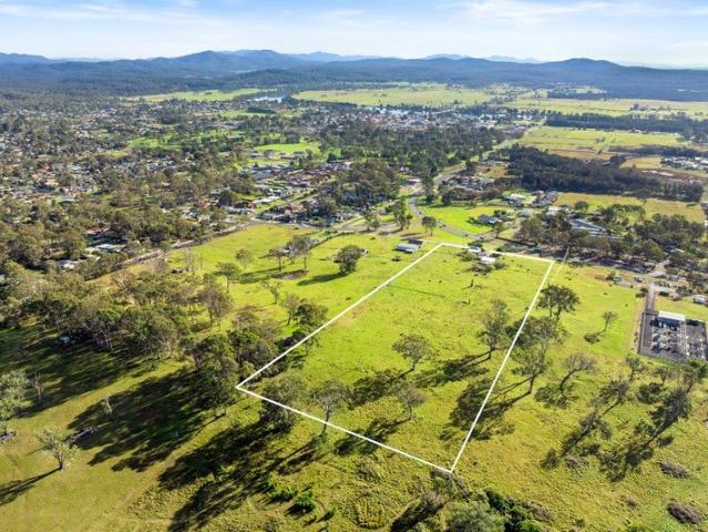 Cottage on 3.65ha R2 Landholding with Future Development Potential STCA