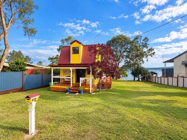Cottage by the Sea. Waterfront