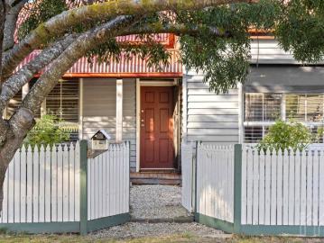 Cottage Charm and a Convenient Location