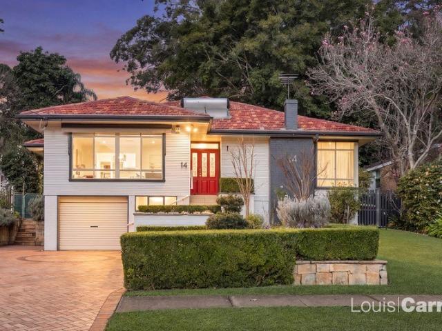Cottage Charm: Family Flexibility, Walk to Everywhere Lifestyle, One Minute to City Bus