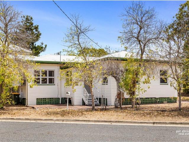 COTTAGE CHARM IN THE HEART OF THE RANGE