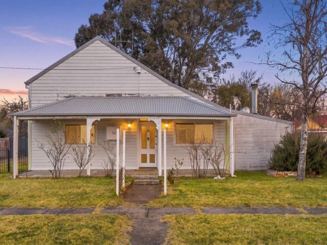 Cottage Charm in the Heart of Perthville