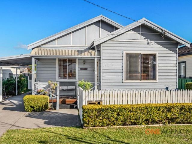 Cottage Charm With Separate Granny Flat!